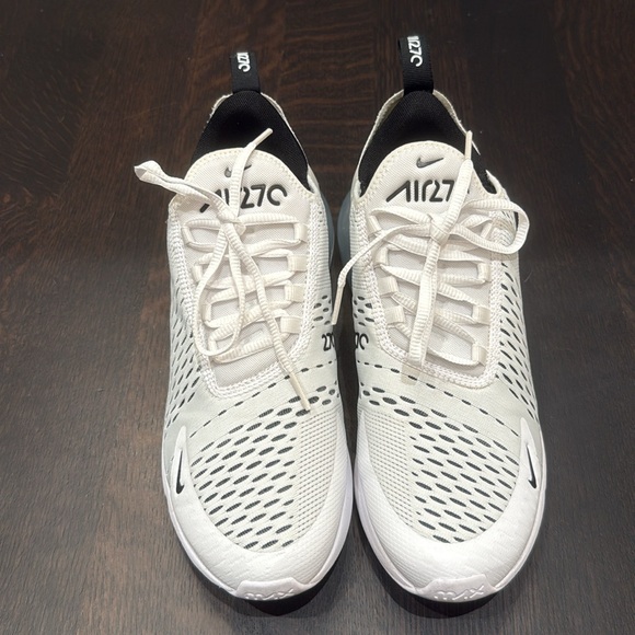 NIKE Women’s Air Max 270 Sneakers Shoes - Picture 2 of 5